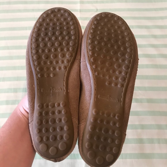 Minnetonka Tan Leather Moccasins with Bead Detail - Picture 6 of 7